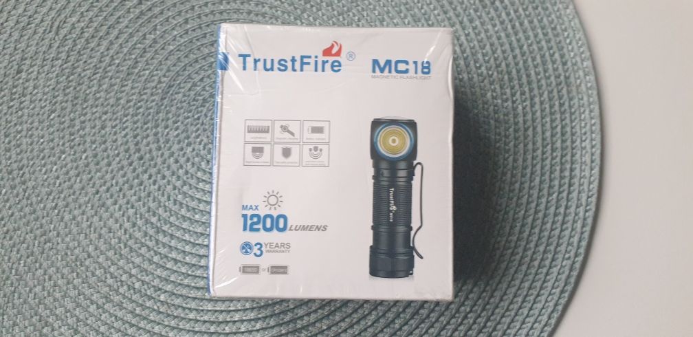 Trustfire mc18 1200 lumenów latarka led
