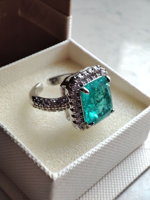 Nowy srebrny pierścionek z turmalinem