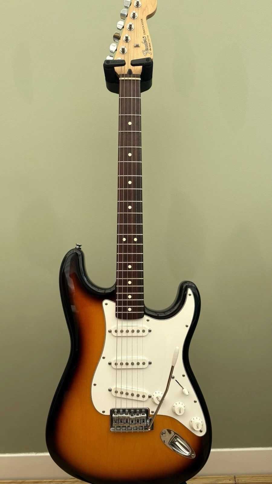 Fender Stratocaster meksykański standard MIM z tweedowym twardym etui