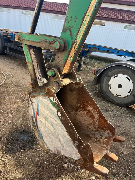 Продам екскаватор юмз 6 2200$