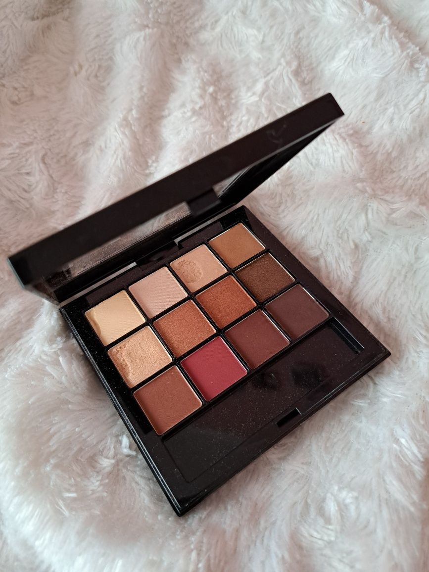 Paleta do oczu Eveline Burn 03 12 cieni