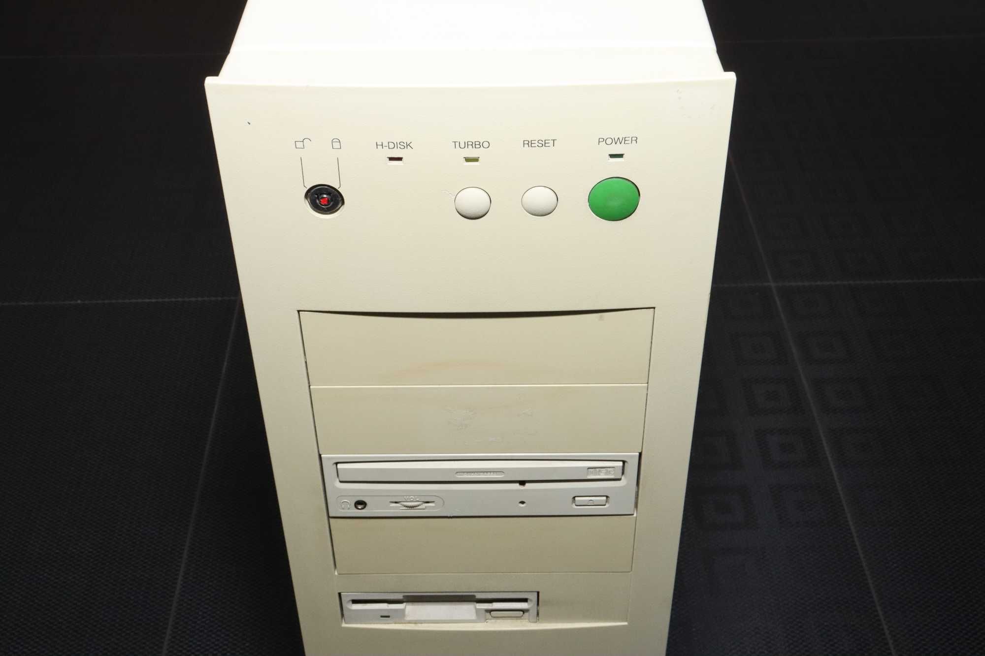 Komputer stacjonarny ESCOM zabytkowy PC z lat 90-tych Tower
