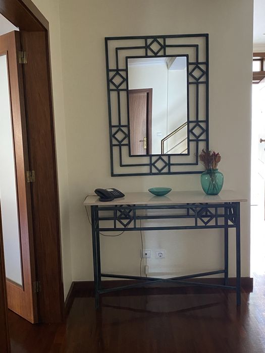 Conjunto de espelho e mesa em ferro lacado verde