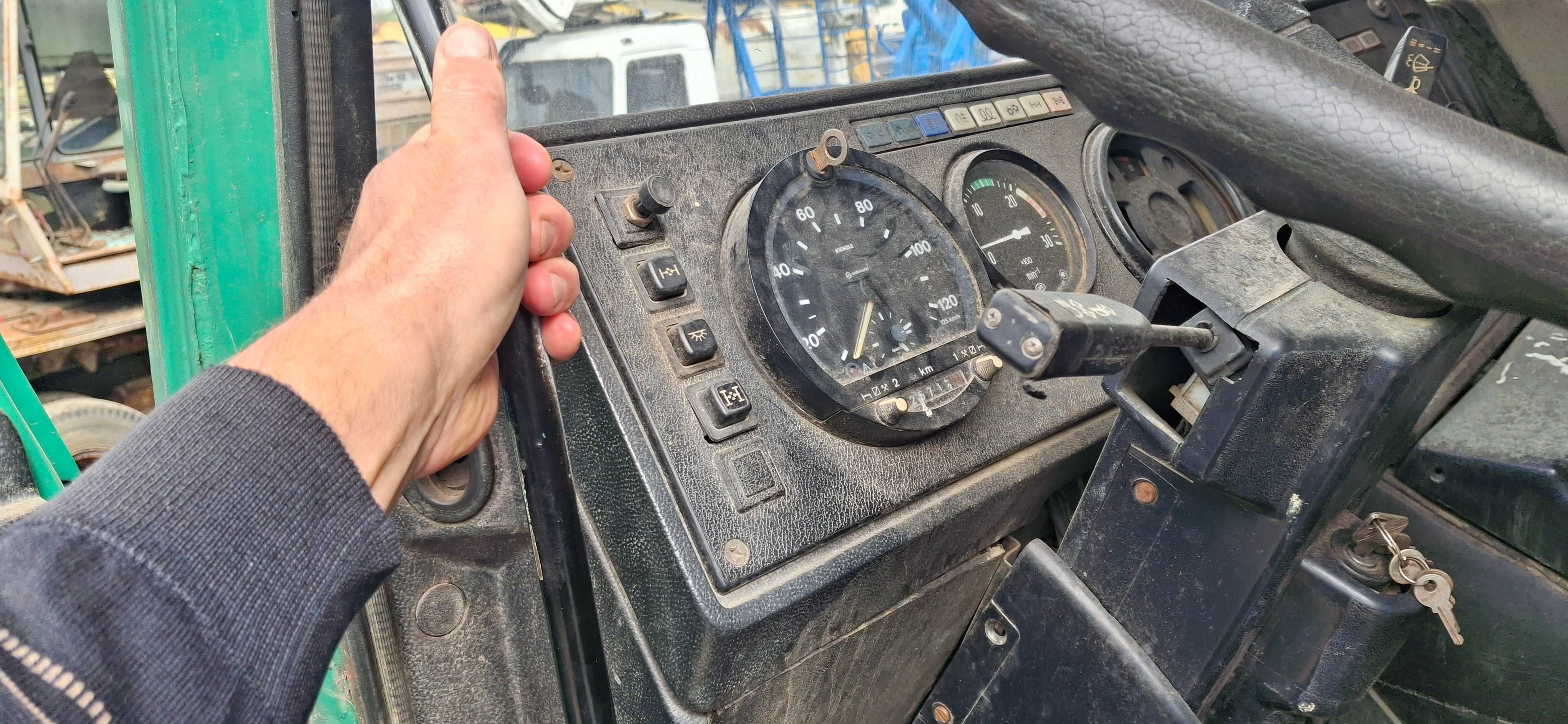 Продам маз самосва 551605