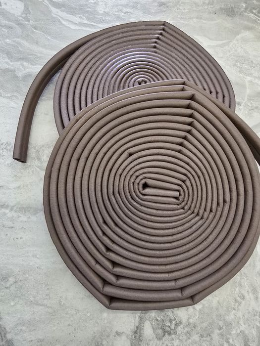 Самоклеючий ущільнювач D 10 метрів  6мм х 9мм