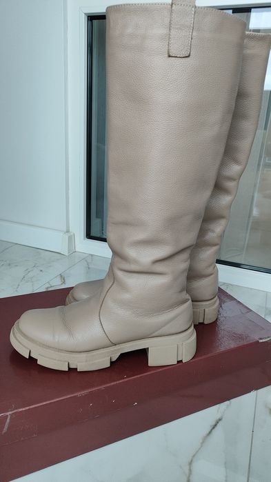 Зимові високі сапоги европейка в ідеальному стані