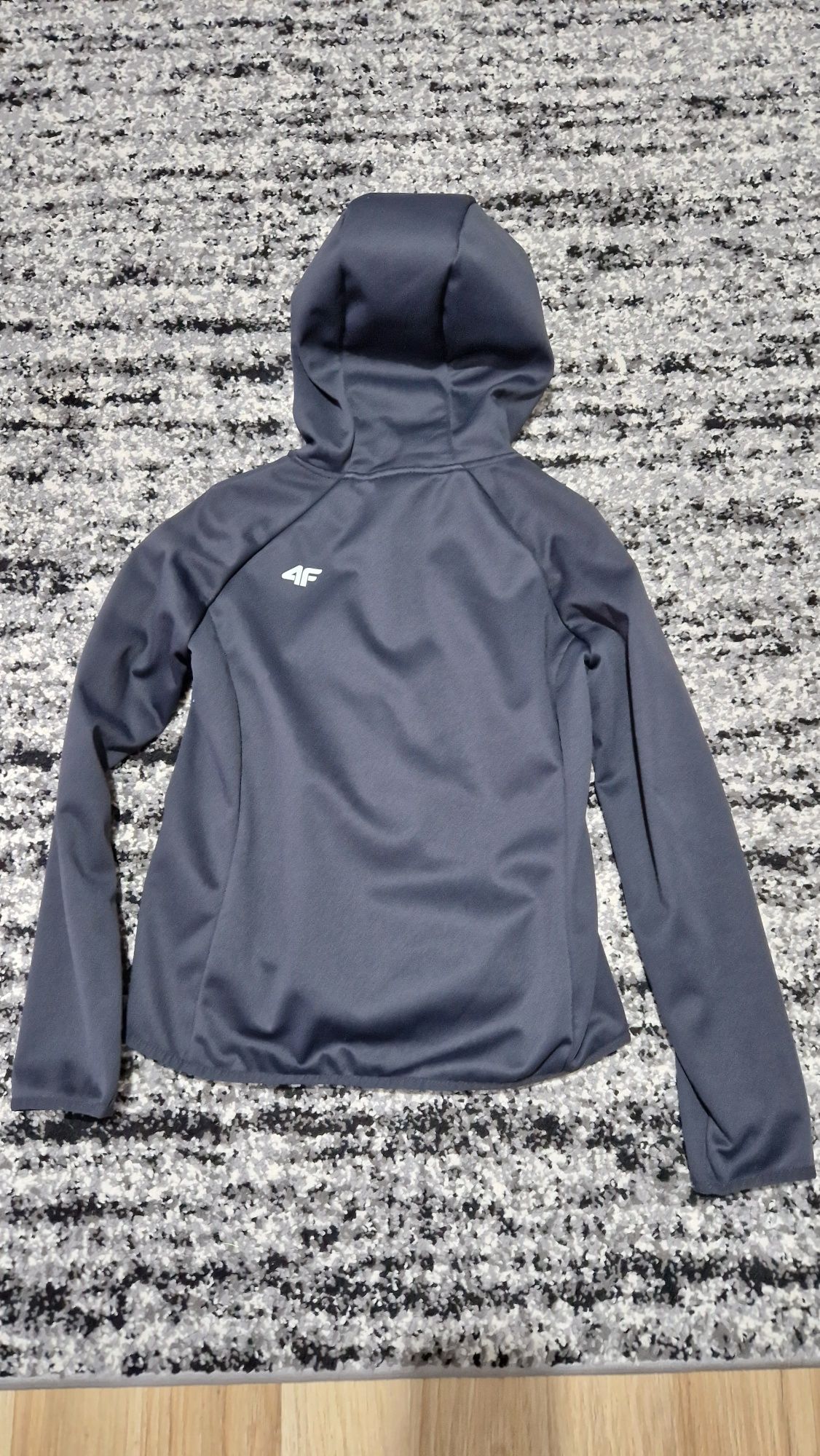 Kurtka softshell 4f jak nowa r. 146