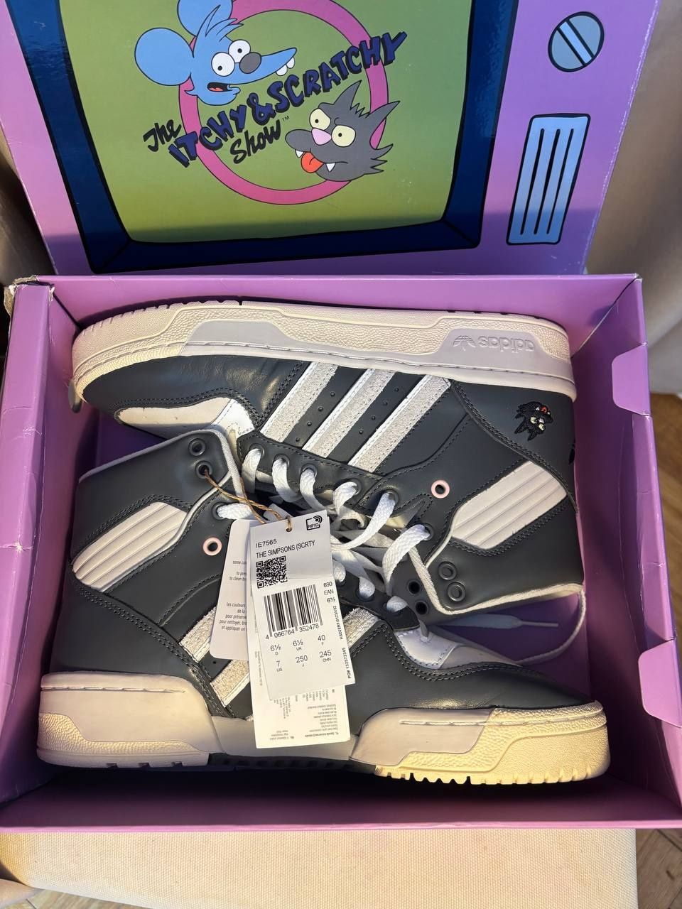 Adidas Simpsons zcrty x riv 40 rozmiar