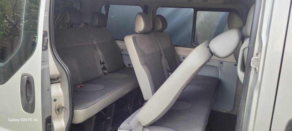 Sprzedam Vivaro 9-cio osobowe