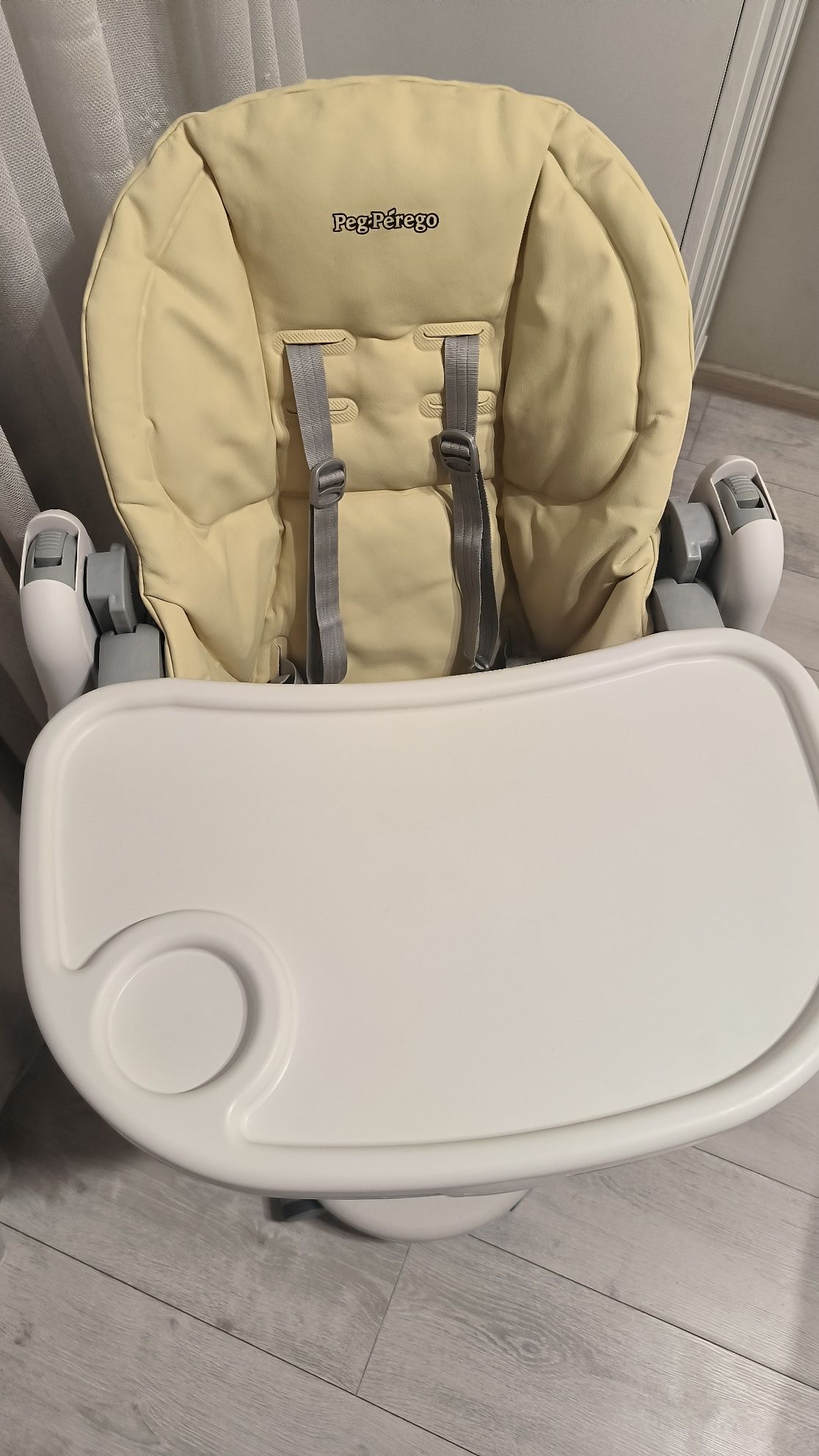 Стульчик-качалка для кормления Peg Perego Tatamia Follow Me.
