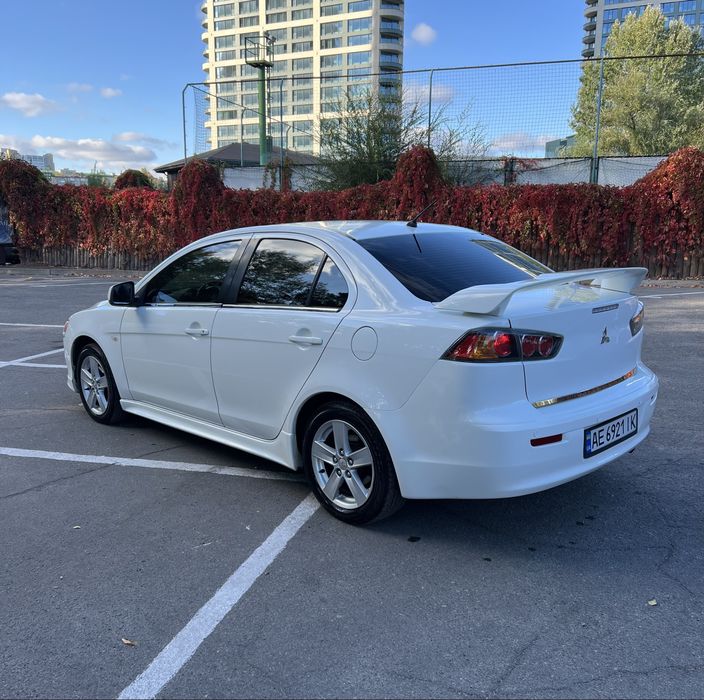 Продам Mitsubishi Lancer 10 2,0 Automat