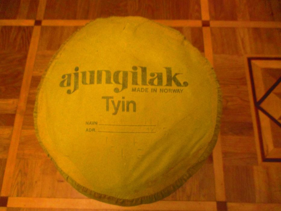 Спальний мішок зимовий Ajungilak Tyin  з чохлом для зберігання