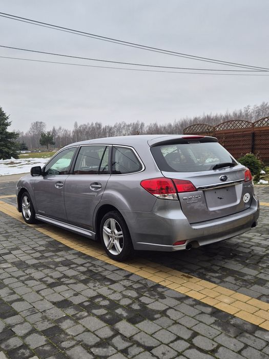 Subaru Legacy 2.0i benzyna automat cvt,  lekko uszkodzony