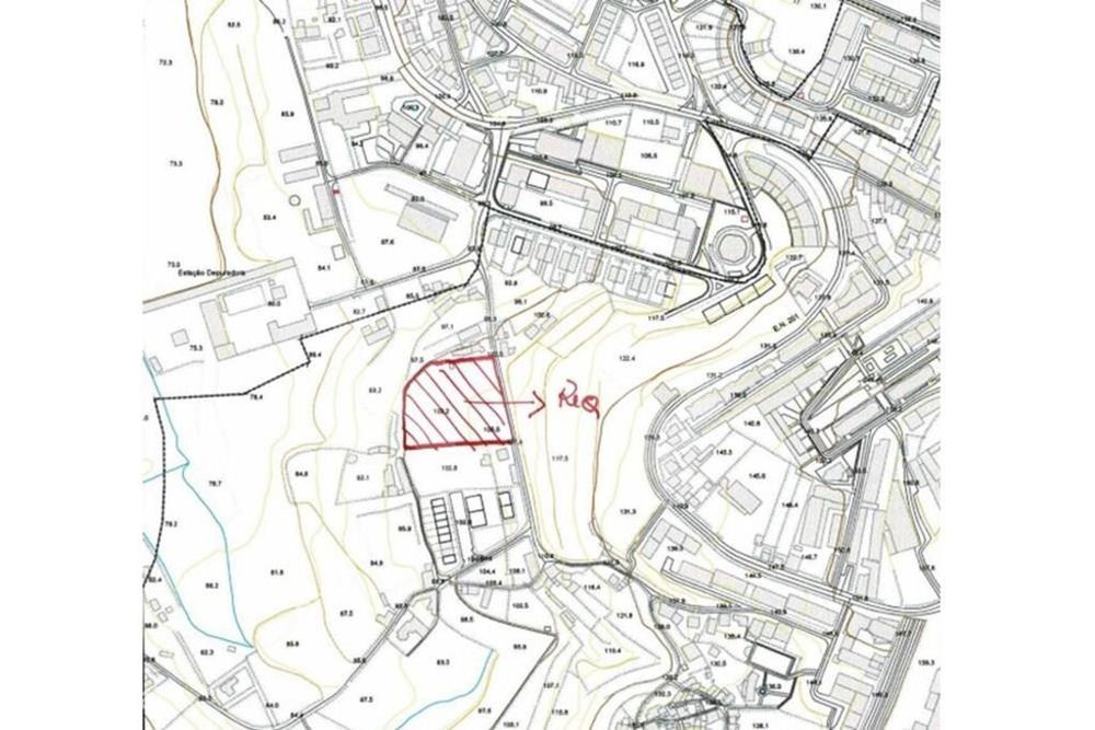 Terreno urbanizável em Braga com 8829 m2