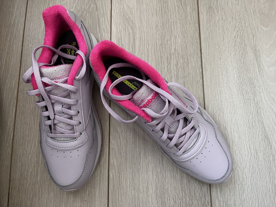 Reebok жіночі, 38 розмір, нові