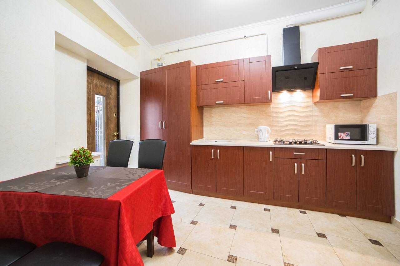 Продаж 1кім квартири по вул.Хмельницького (початок)