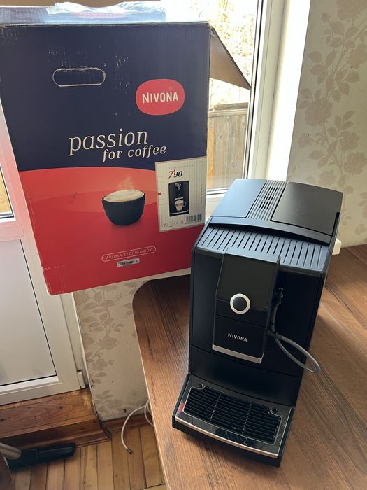 Кофемашина Nivona 790 / 792 цикла (почти новая)