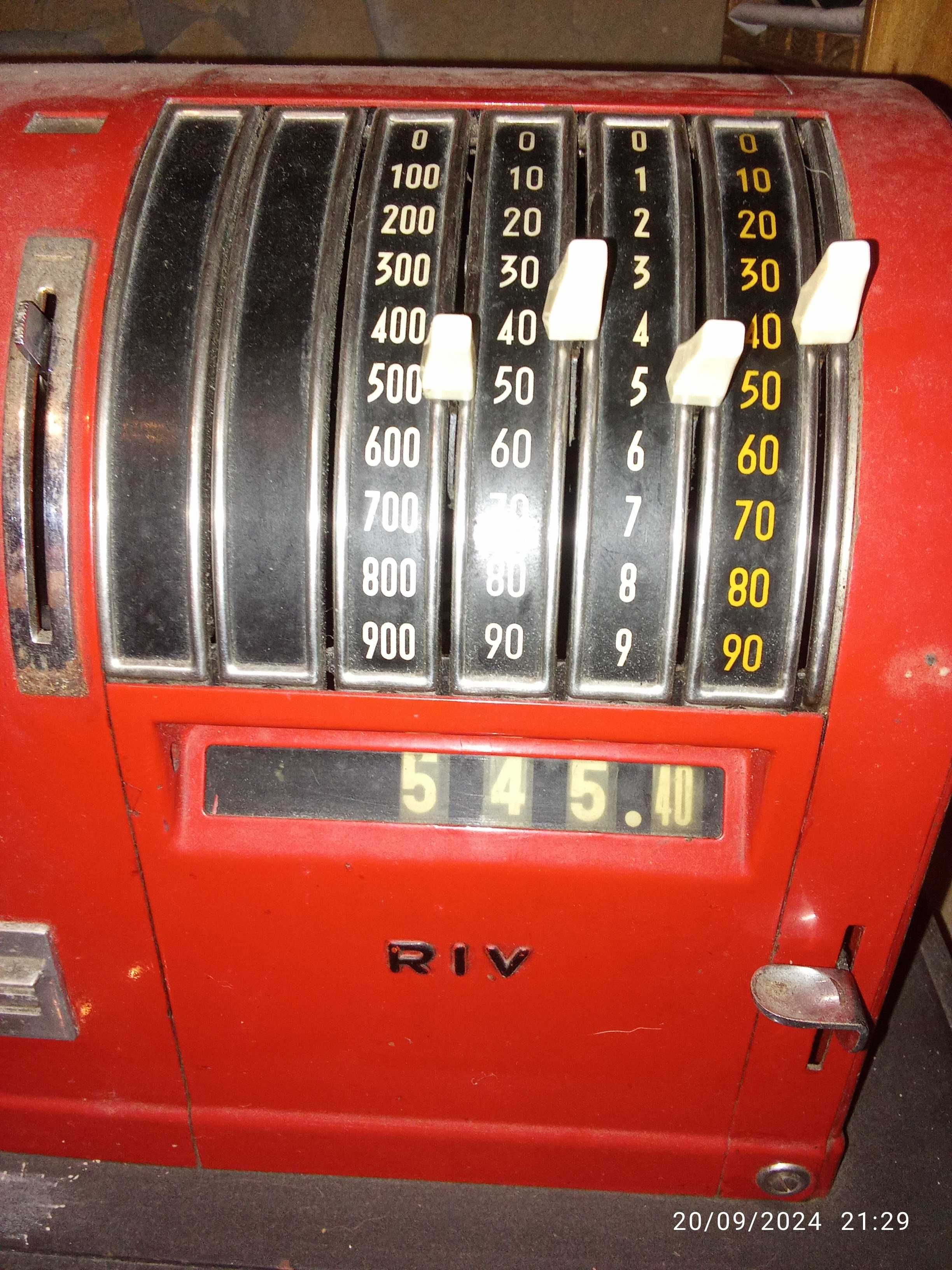 Máquina registadora antiga RIV