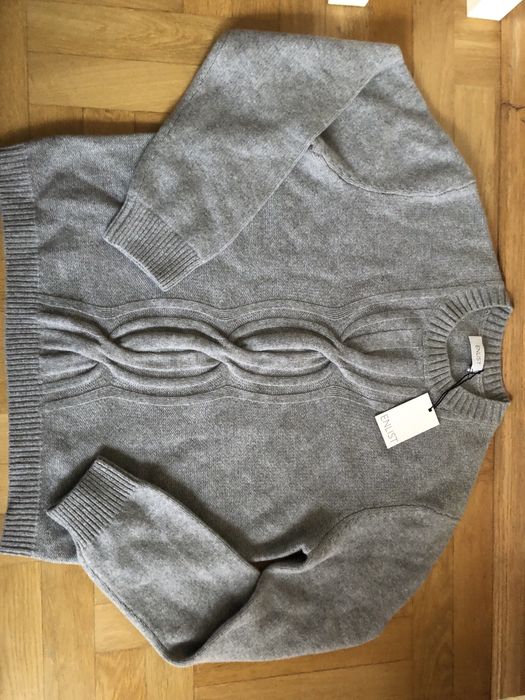 Szary sweter z wełny merynosów