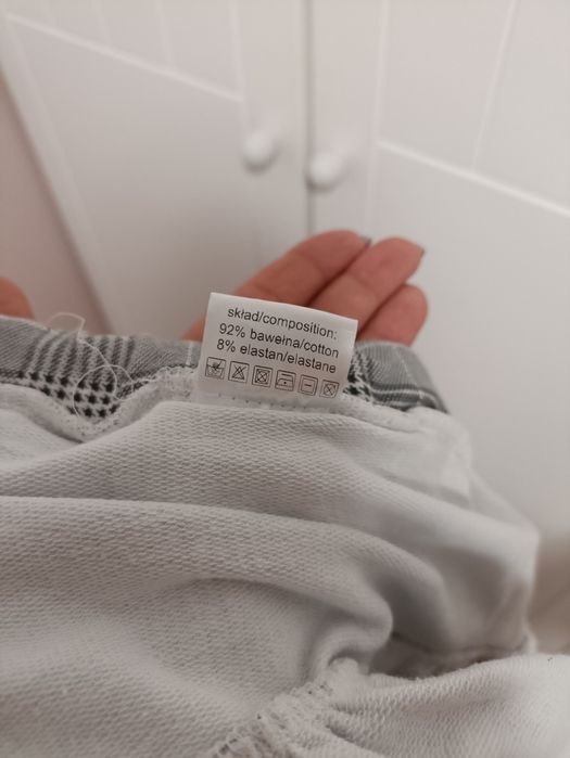 Szara spódniczka dresowa w kratę r. 110 (4-5 lat) falbany