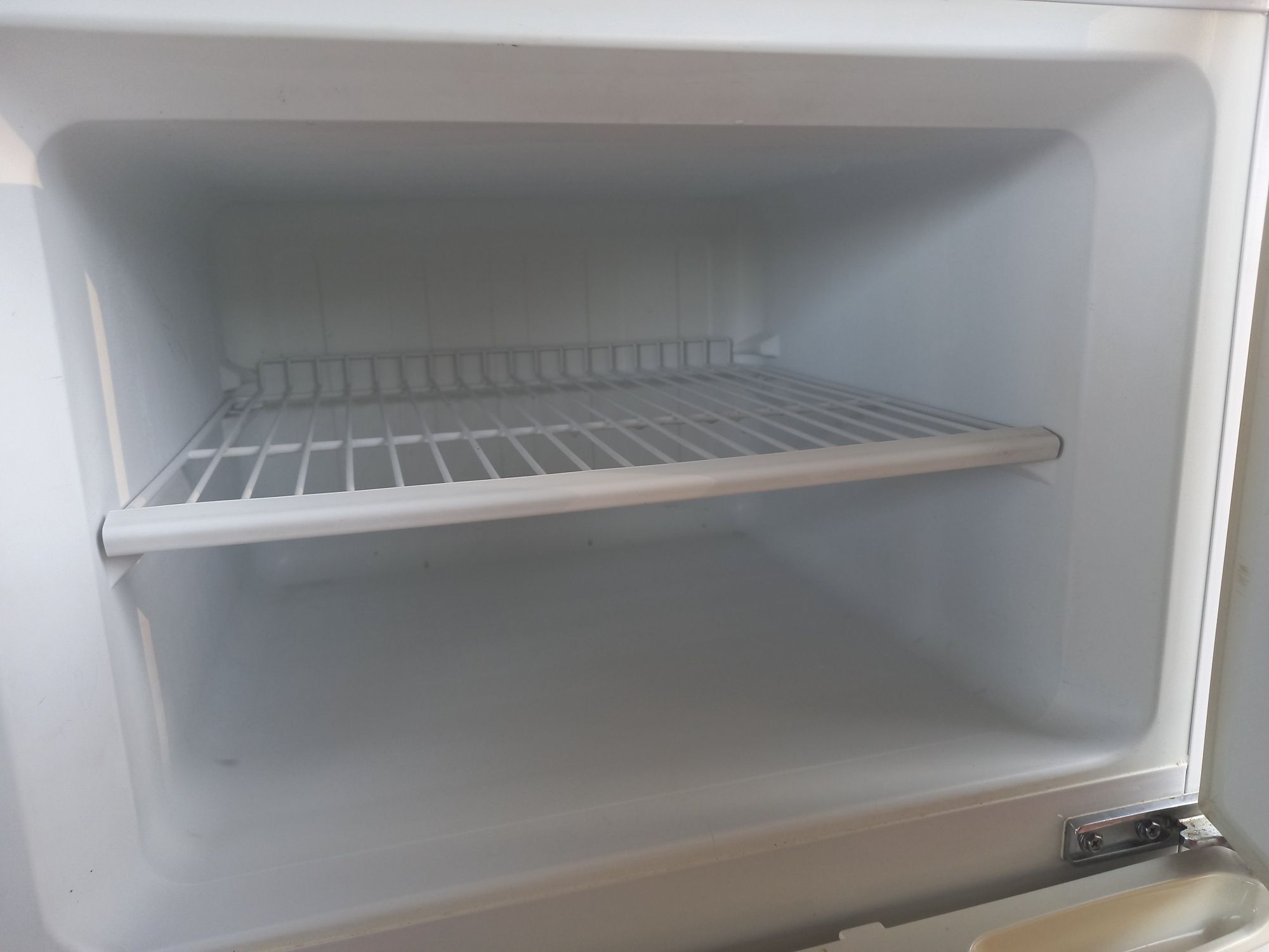 Frigorífico 2 portas (p/reparar ou peças)