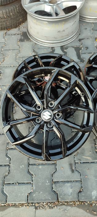 17 5X114,3 6.5J et50 Suzuki Vitara czarne felgi nowe