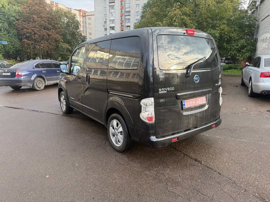 Nissan E-NV200 2015 24кВт Пасажир