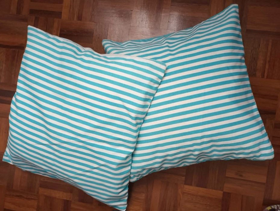 Duas cortinas quadradas