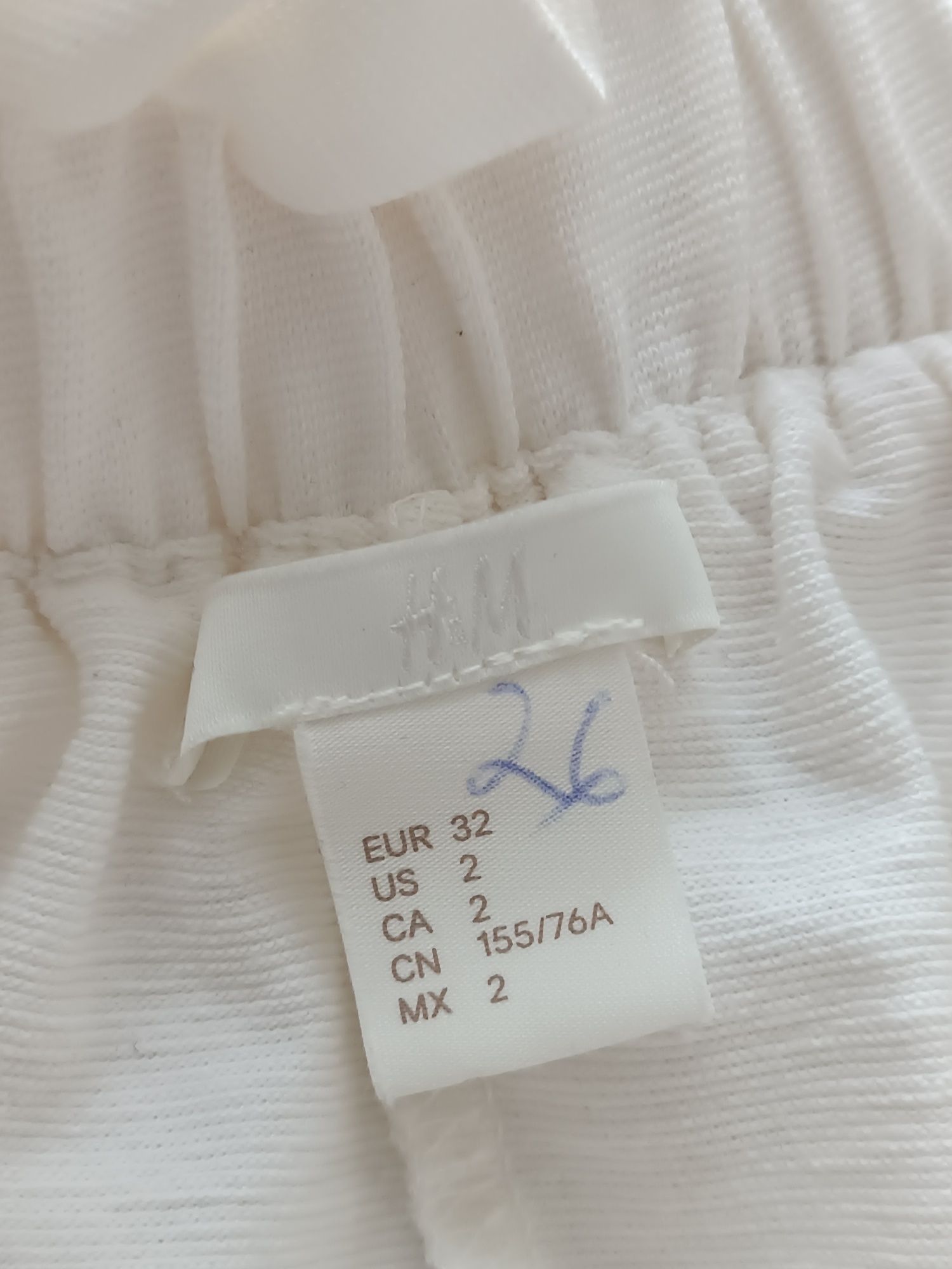 Biała sukienka hiszpanka do kolana z kieszeniami XXS 32