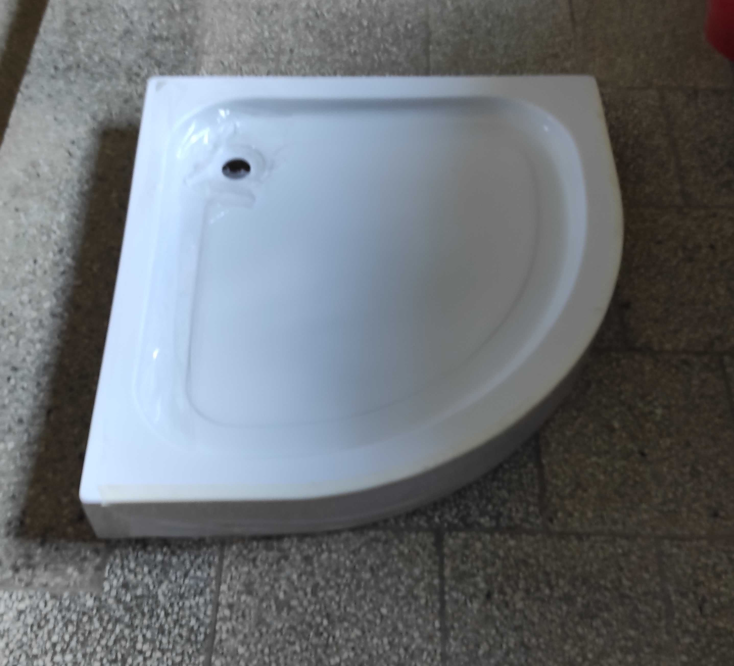 Nowy brodzik proxima 80x80 półokrągły niski akryl biały