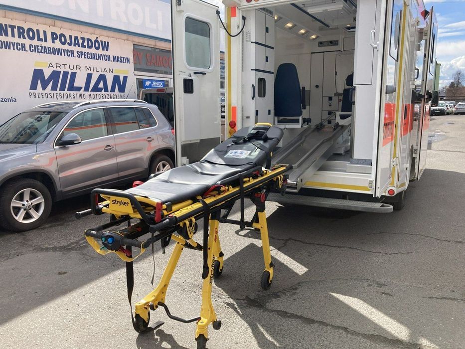 Mercedes-Benz Sprinter  Sprinter 519 Karetka 4X4 Ambulans MODEL 2017