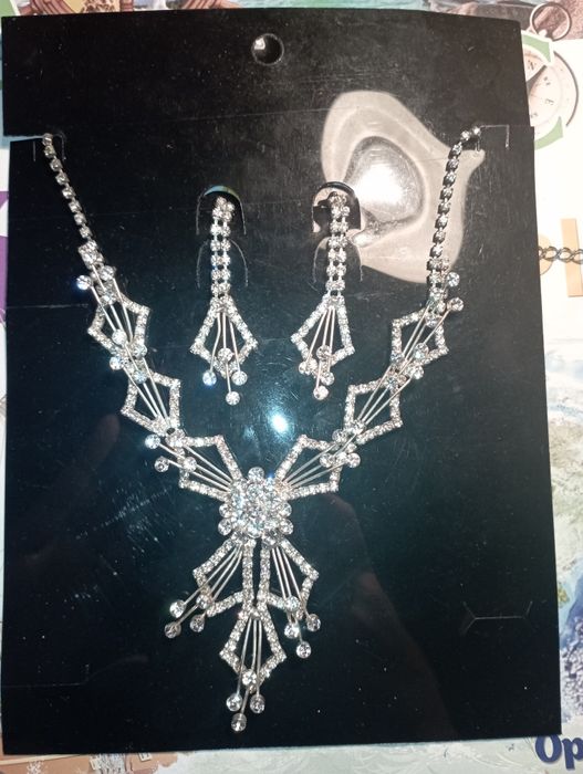 Прикраси Намисто та сережки