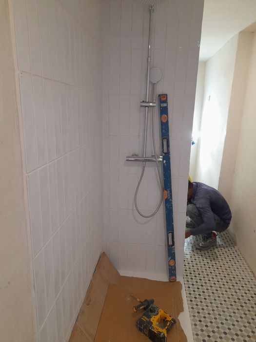 Canalizações  / Thermo acumuladores / esgotos