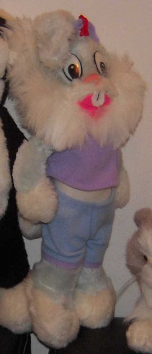Bonecos e Peluches de várias Formas e Cores