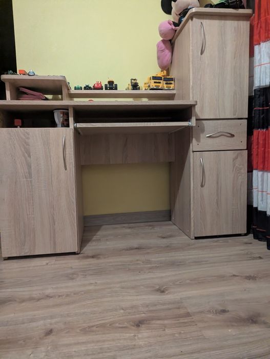 Sprzedam biurko  w dobrym stanie