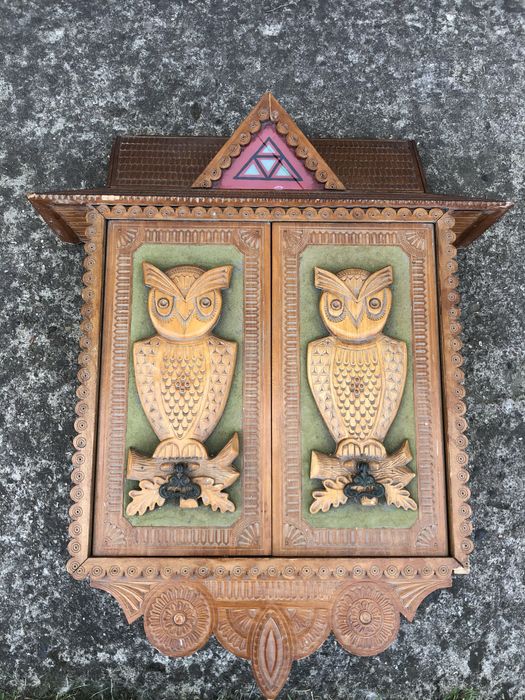 Гуцульский старовинний сервант 19віку ручноі роботи, різбленя!