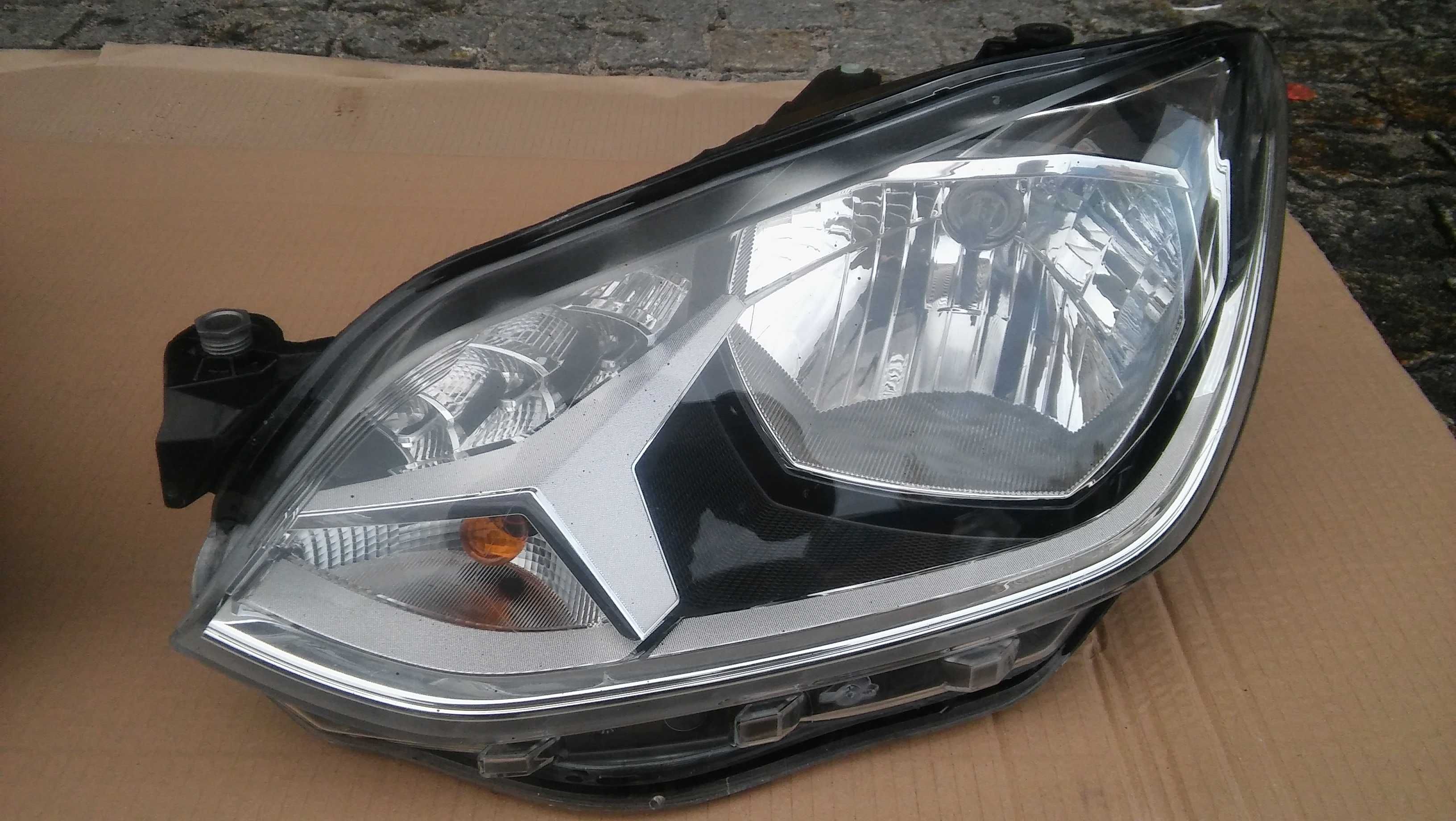 VW Up,E-Up,ELEKTRYK,od 16r,lampy przód,Lewa+Prawa,orygina,Hella,Niemcy