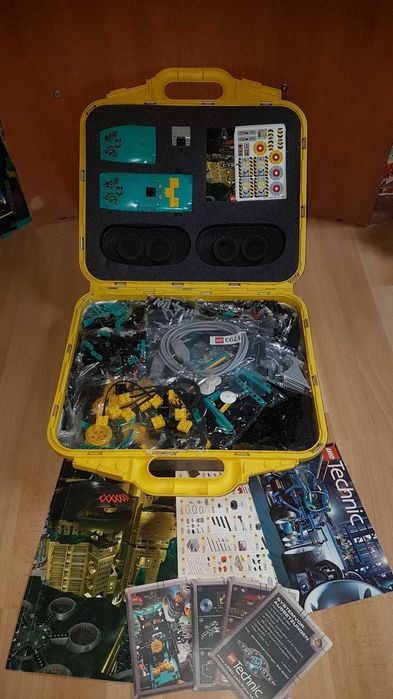 Lego 8483 CyberMaster z walizką do przechowywania,Nowy 1998 rok