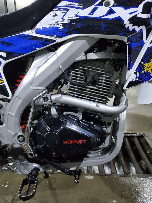 Мотоцикл HORNET DAKAR PRO 250 на доках . Торг присутній