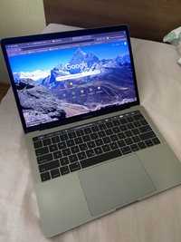 MacBook Pro 2017 13' TouchBar 8GB 256GB