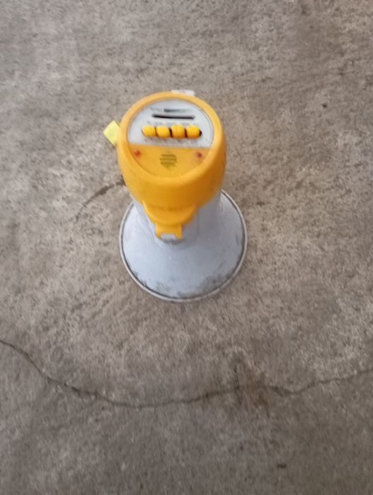 Vendo esta peça muita bonita bom estado a trabalhar muito bem