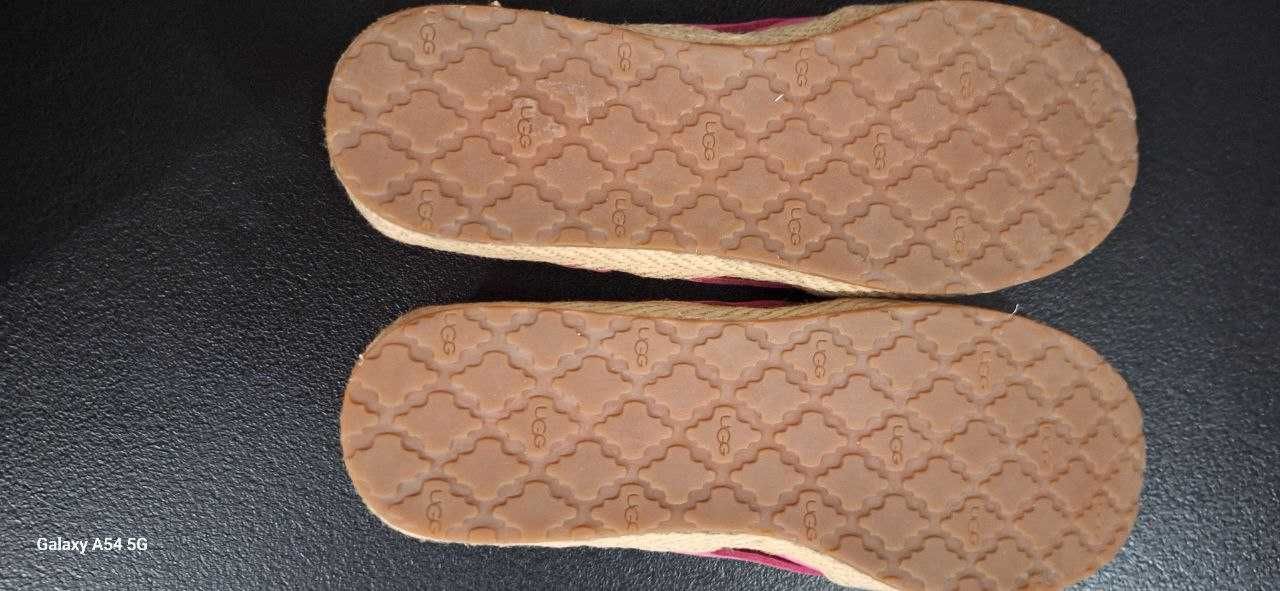 Мокасини UGG нові розмір 40/26см