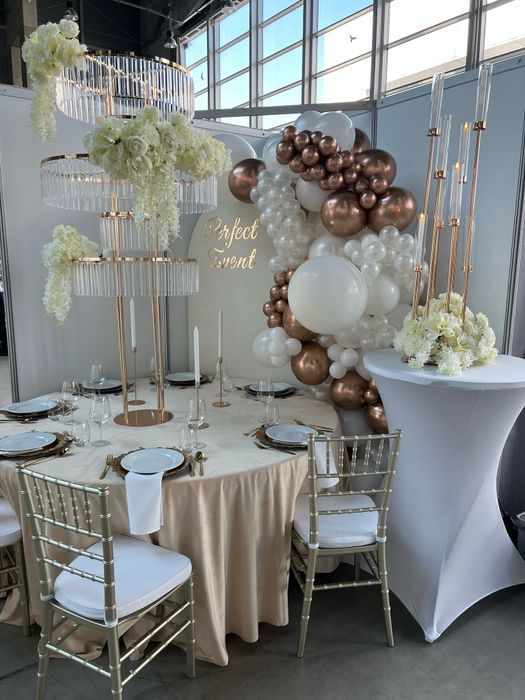 Wypożyczania krzeseł, krzesła chiavari, szampańskie, wynajem krzeseł