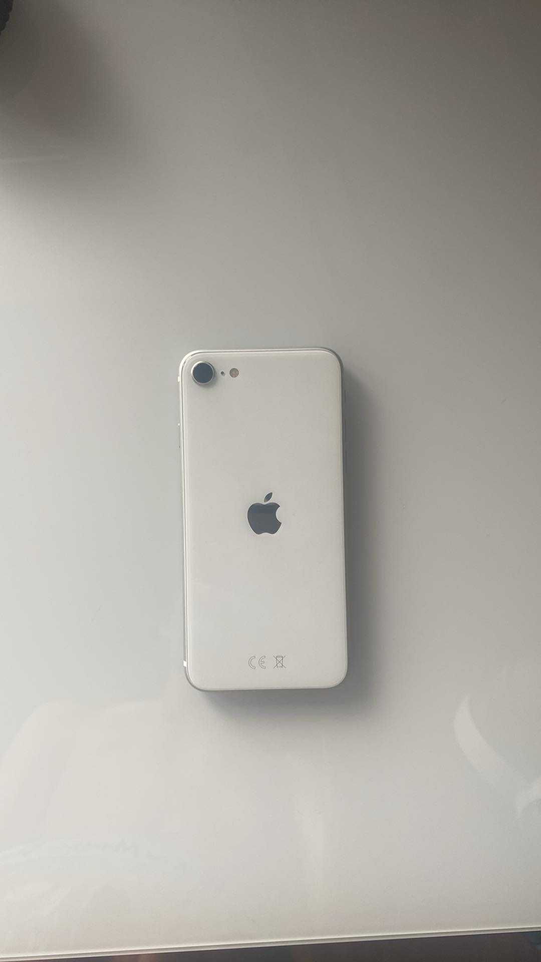 iPhone SE 2020 używany