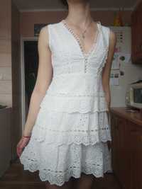 Śliczna biała koronkowa sukienka letnia