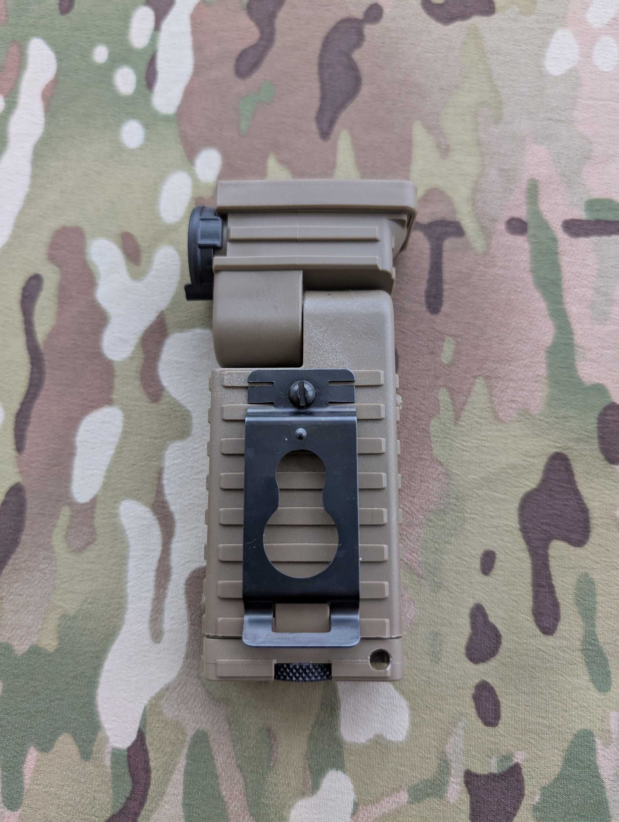 Найвідомішій армійський ліхтарь Streamlight Sidewinder