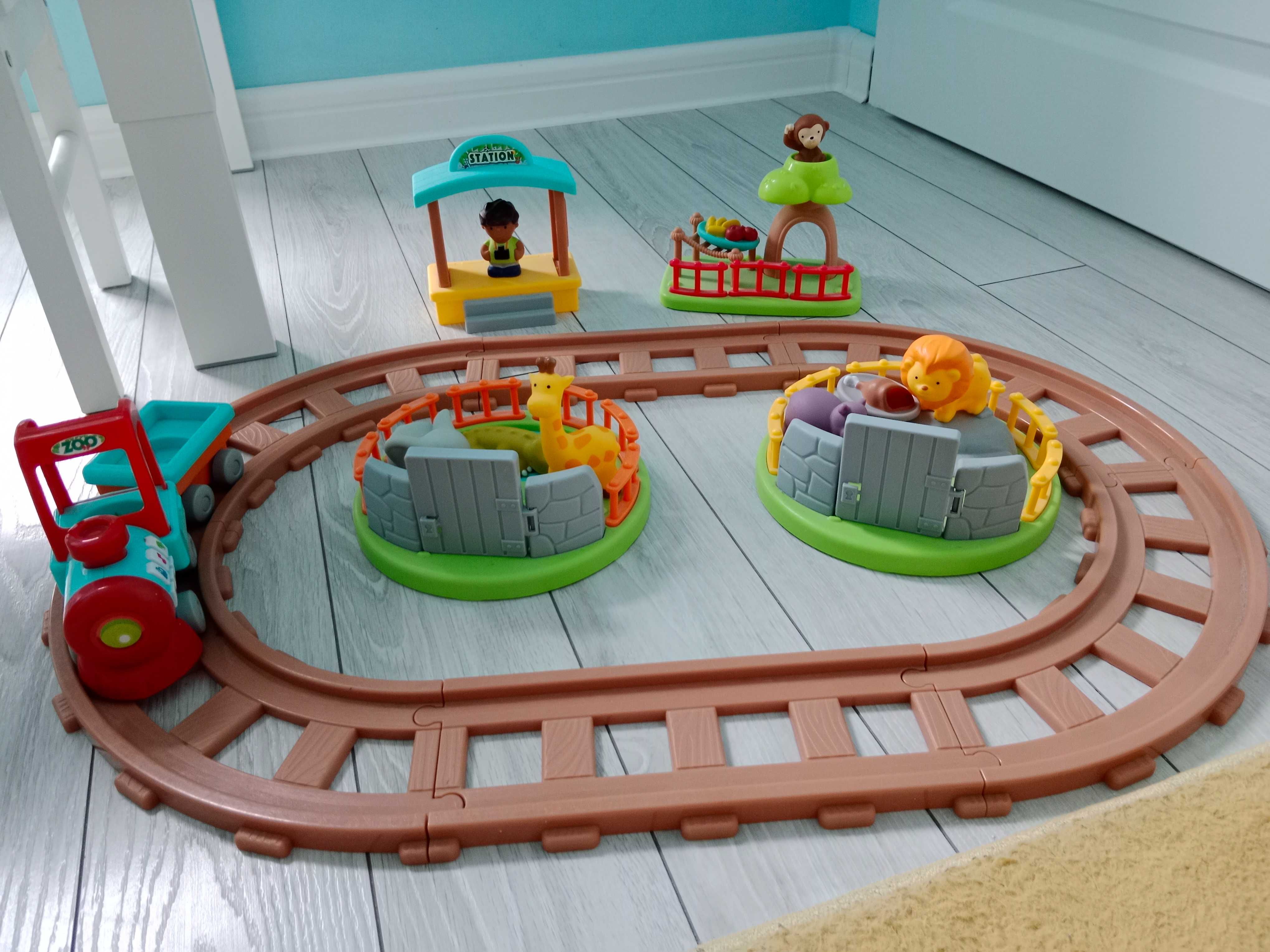 Zestaw PlayGo Safari Train Tour ciuchcia pociąg z melodyjkami JAK NOWY