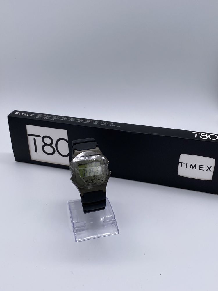 Zegarek damski Timex T80 Vintage TW2U94000 sportowy cyfrowy