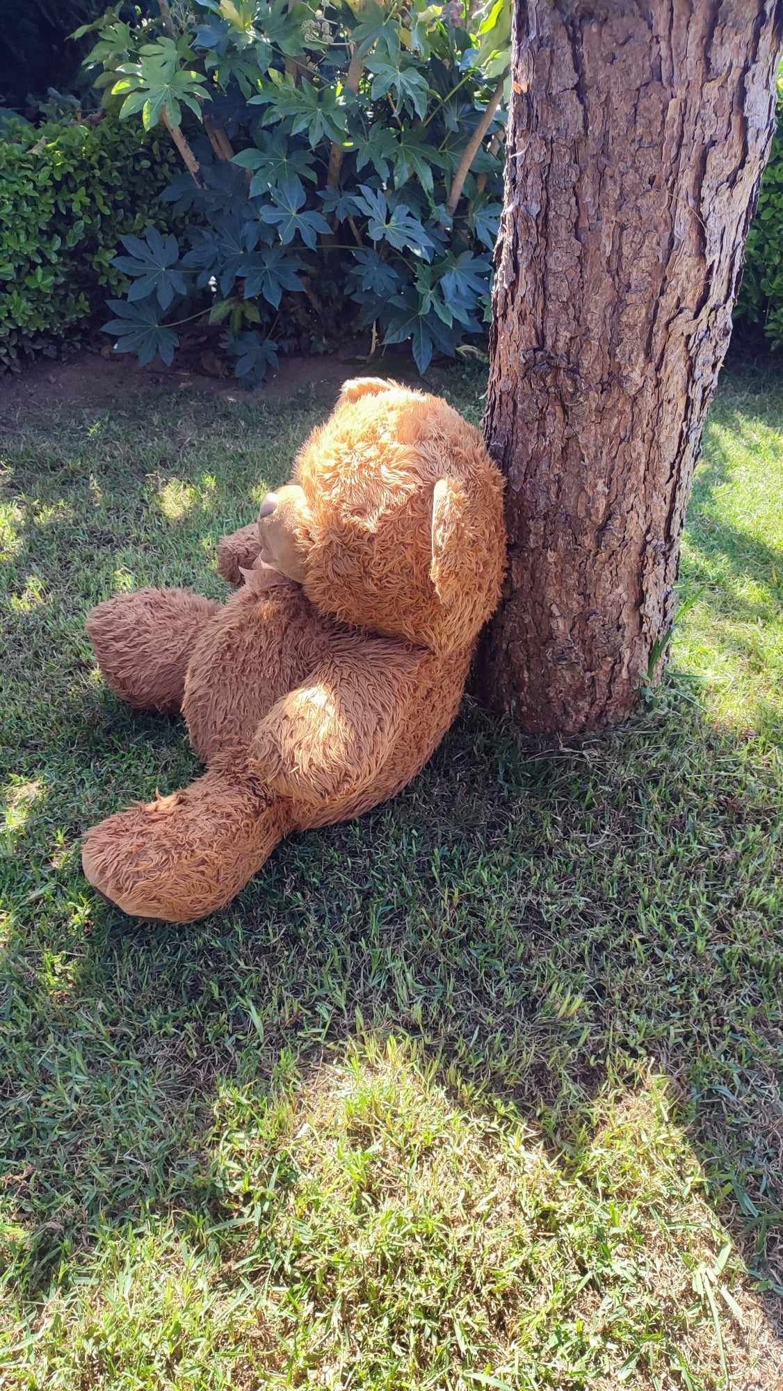 Urso de peluche gigange castanho para decoração