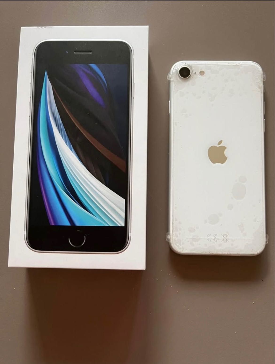 iPhone SE 2.ª geração - 2020 / 128GB